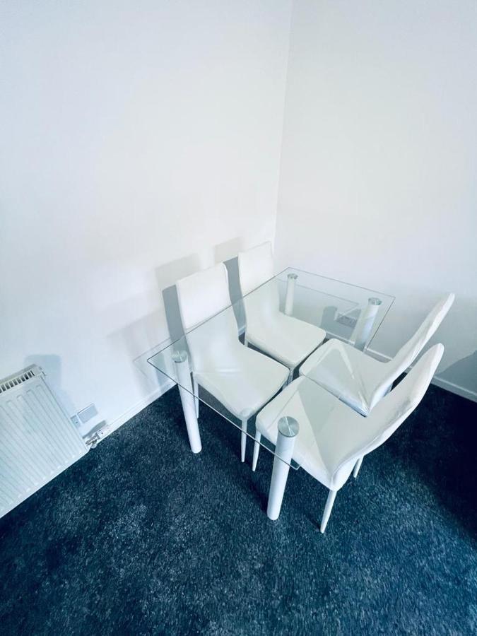 Modern 2 Bedroom With Free Parking Appartement