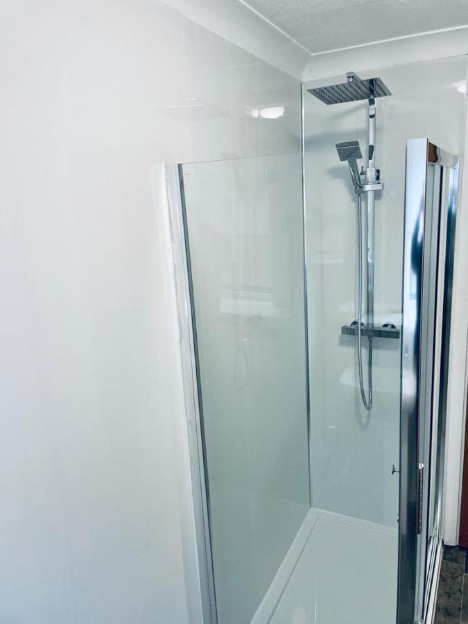 Modern 2 Bedroom With Free Parking Appartement *